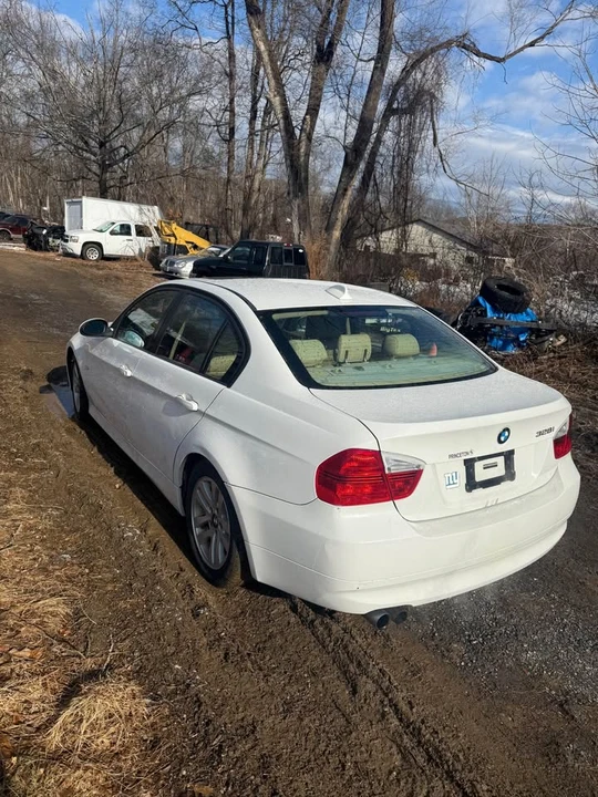 2008 BMW E90 3 Series Sedan - Image 5 of 10
