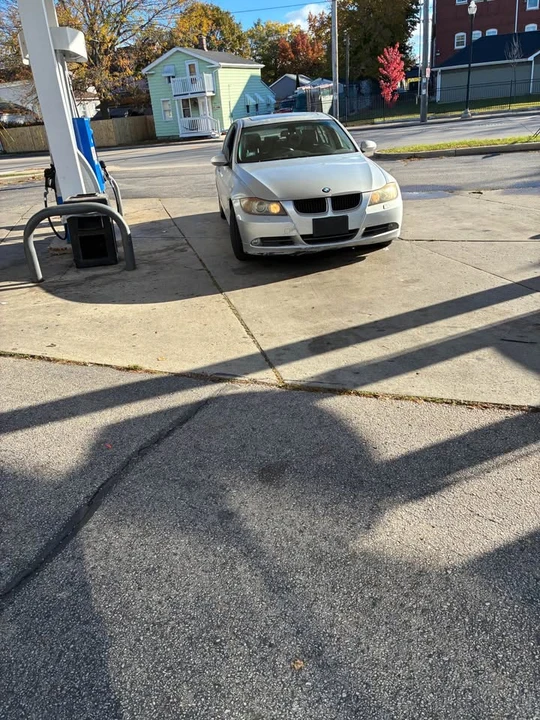 2008 BMW E90 3 Series Sedan - Image 2 of 5