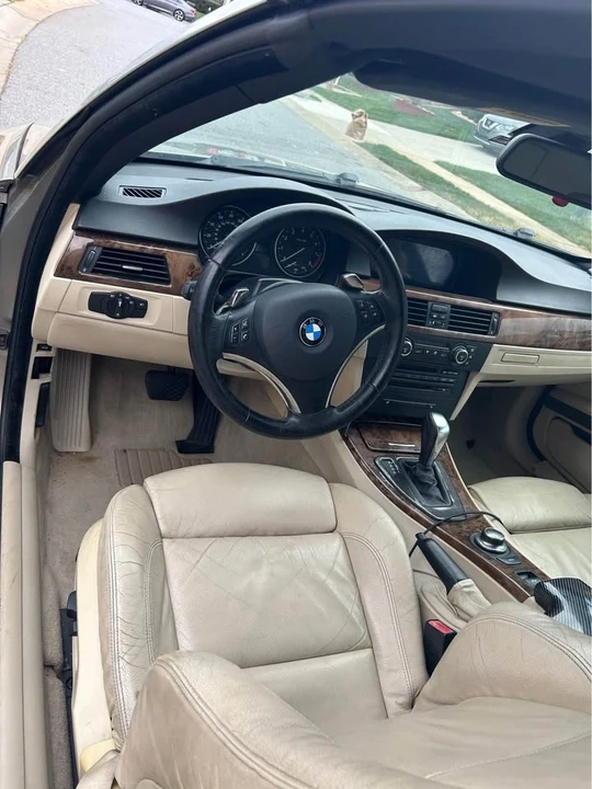 2008 BMW E93 335i Convertible - Image 9 of 10