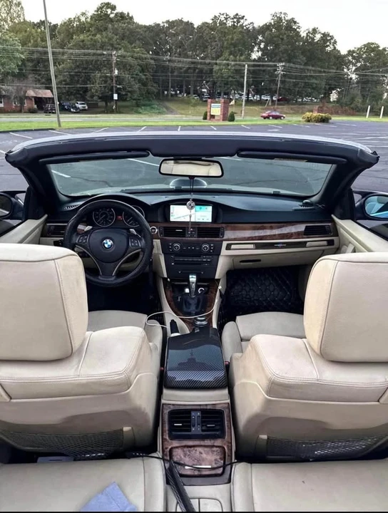2008 BMW E93 335i Convertible - Image 10 of 10