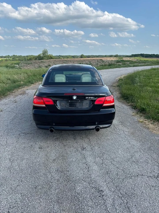 2008 BMW E93 335i Convertible - Image 10 of 11