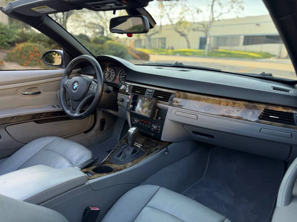2008 BMW E93 335i Convertible - Image 11 of 20