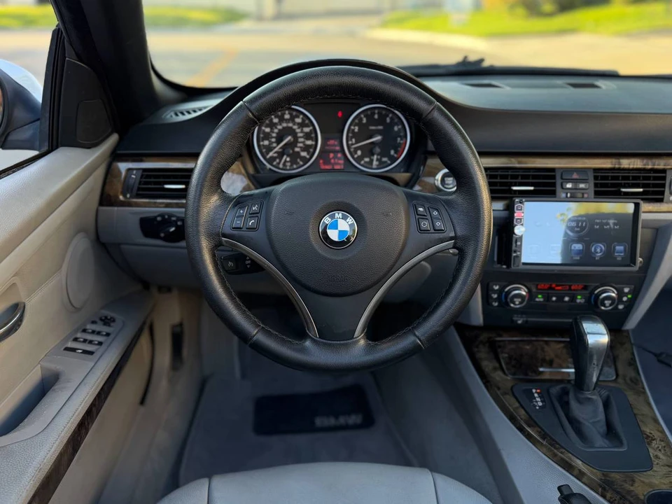 2008 BMW E93 335i Convertible - Image 9 of 20