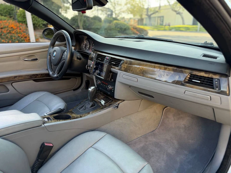 2008 BMW E93 335i Convertible - Image 13 of 20