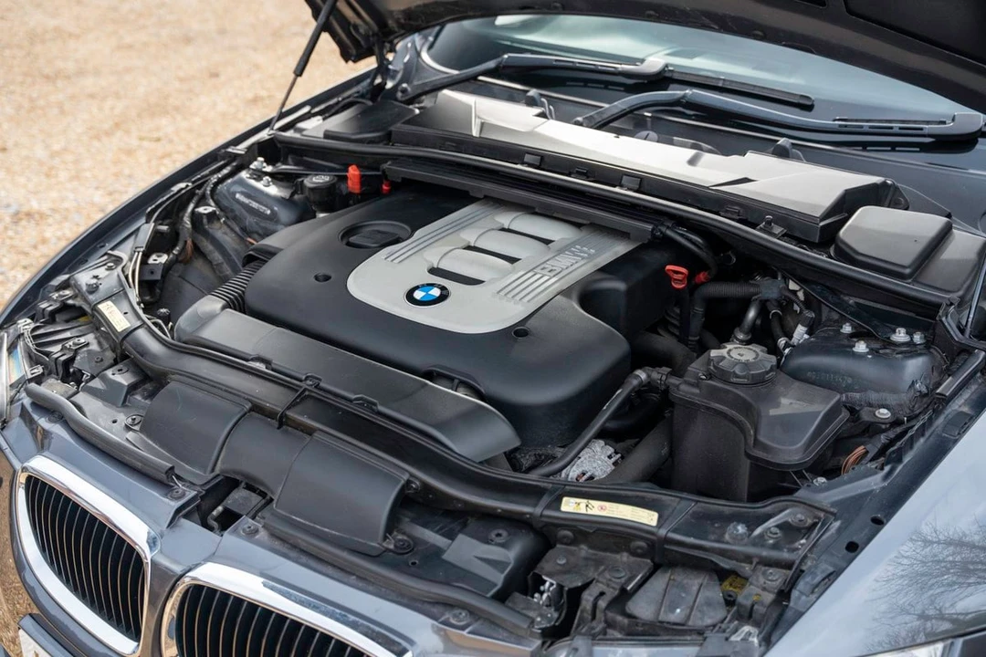 2008 BMW E93 3 Series Convertible - Image 14 of 30