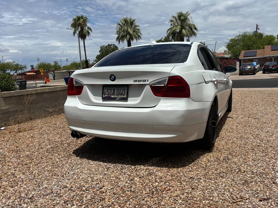 2008 BMW E90 3 Series Sedan - Image 3 of 5