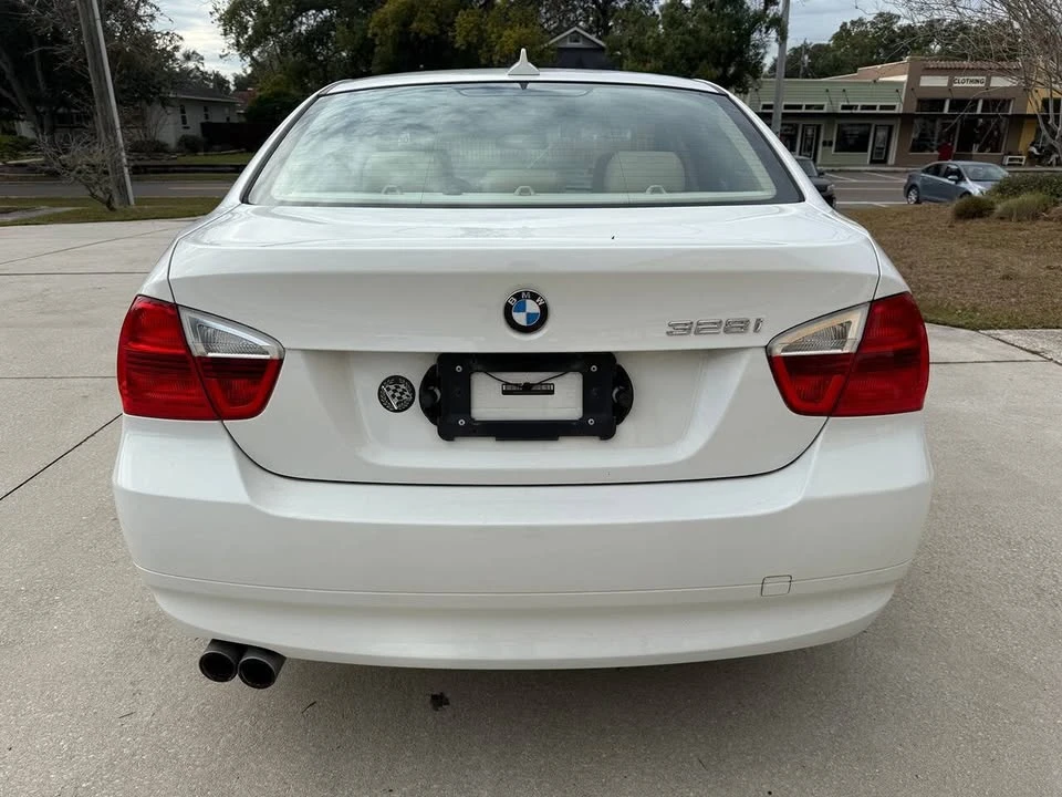 2008 BMW E90 3 Series Sedan - Image 5 of 18