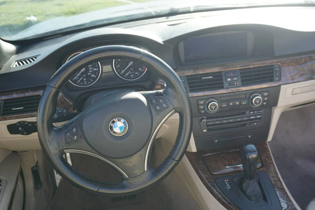 2008 BMW E93 3 Series Convertible - Image 13 of 16
