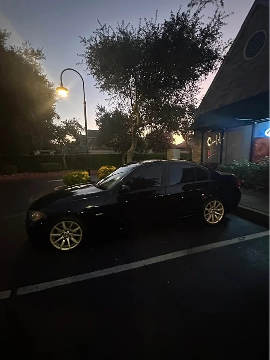 2008 BMW E90 3 Series Sedan - Image 2 of 9