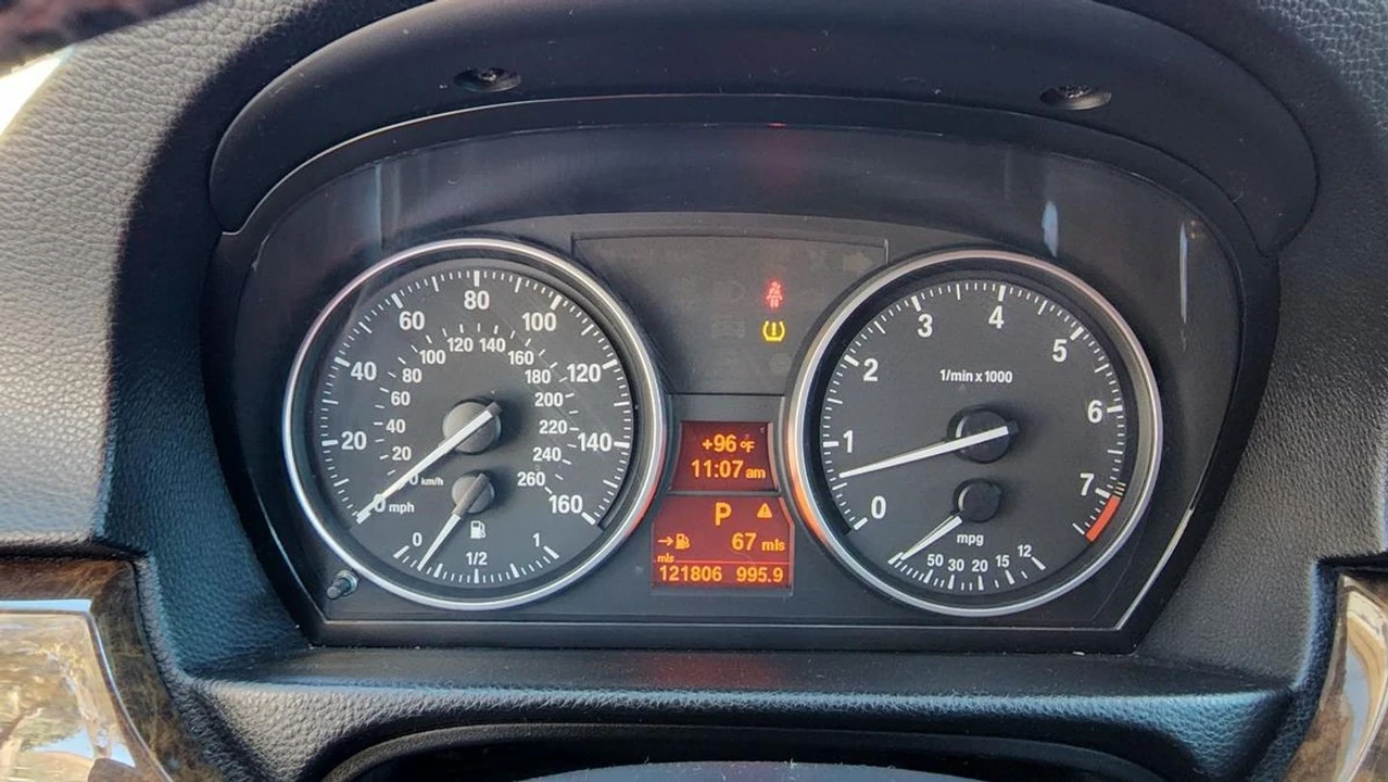 2008 BMW E90 3 Series Sedan - Image 18 of 21