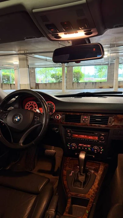 2008 BMW E90 3 Series Sedan - Image 10 of 19