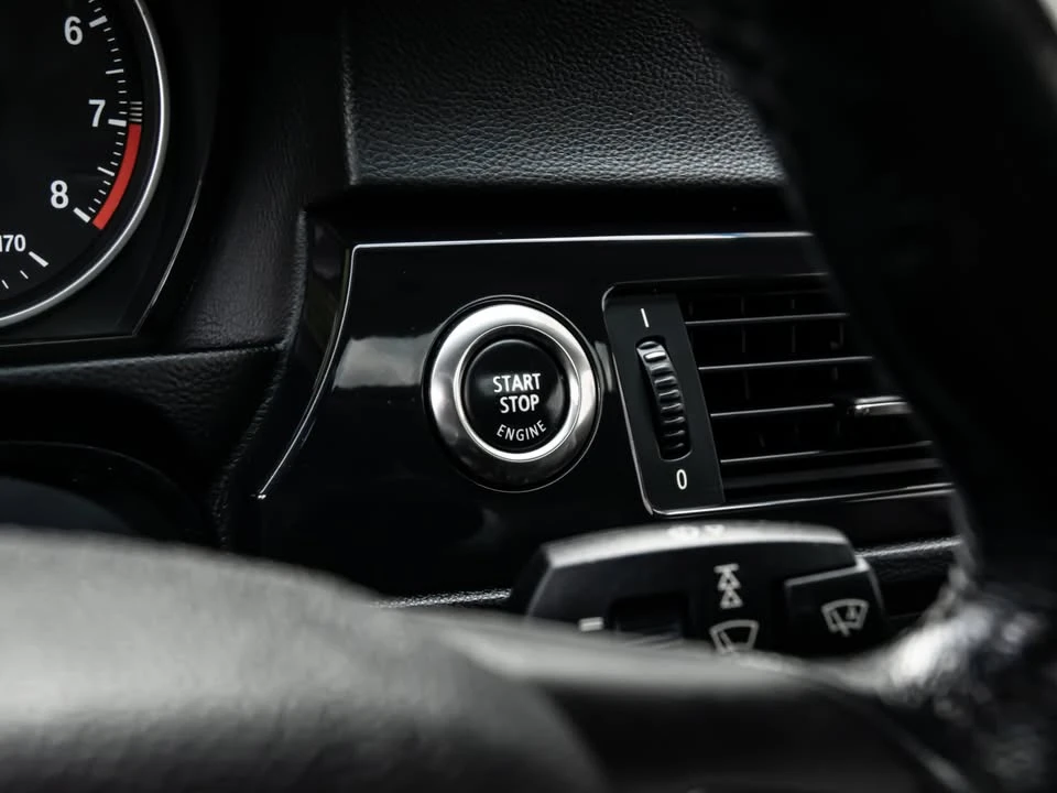 2008 BMW E90 3 Series Sedan - Image 15 of 19