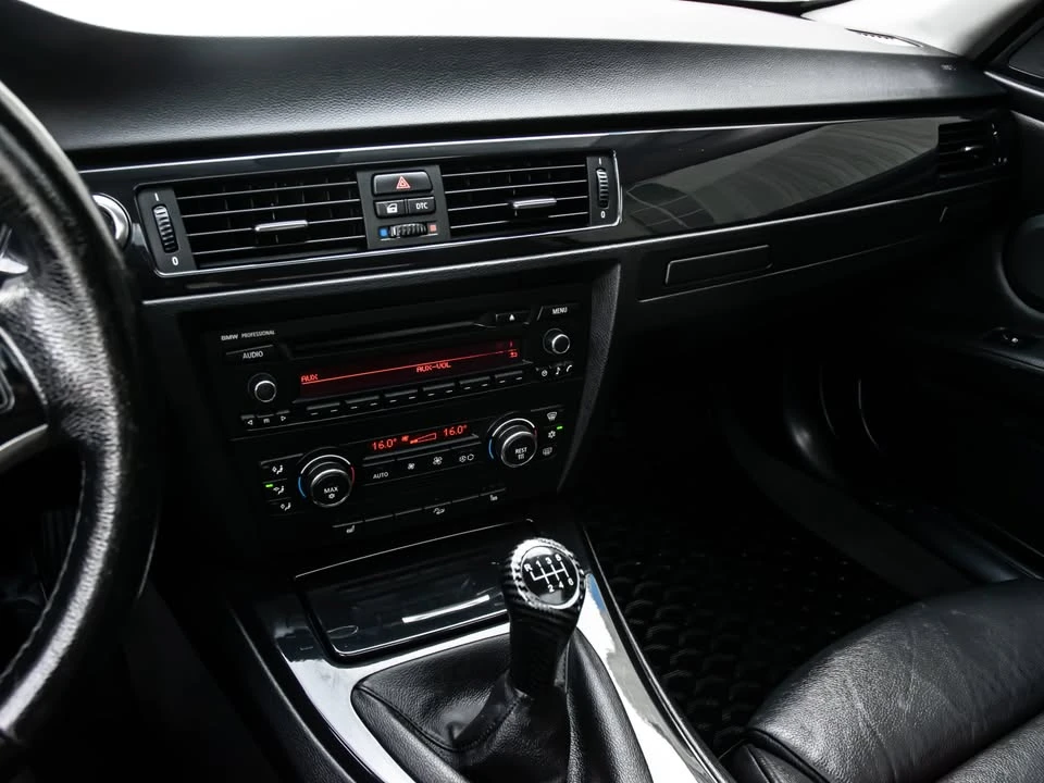 2008 BMW E90 3 Series Sedan - Image 16 of 19
