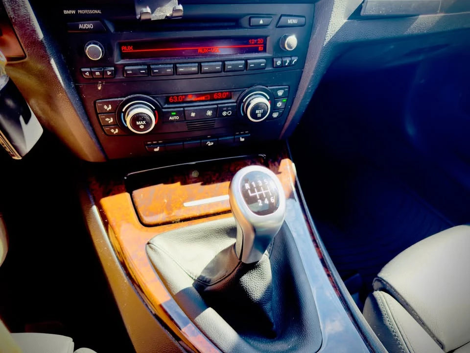 2008 BMW E90 3 Series Sedan - Image 11 of 12