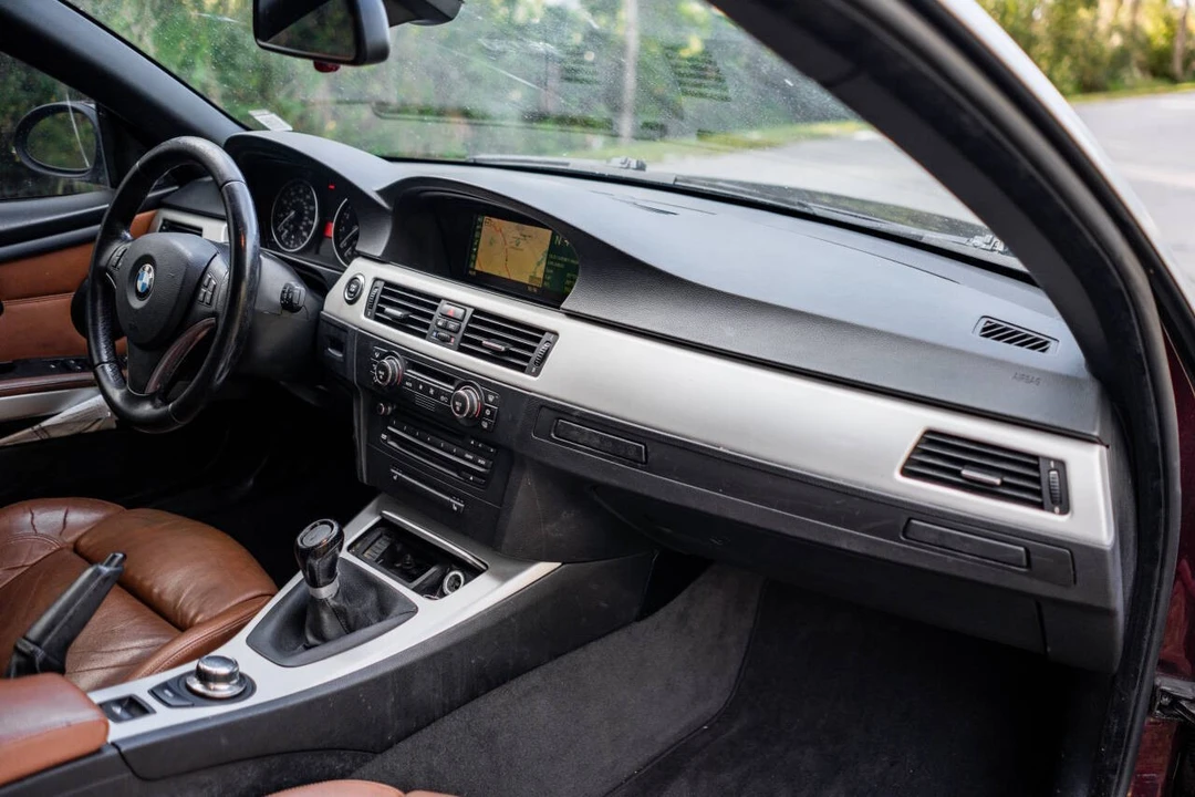 2008 BMW E93 335i Convertible - Image 16 of 21