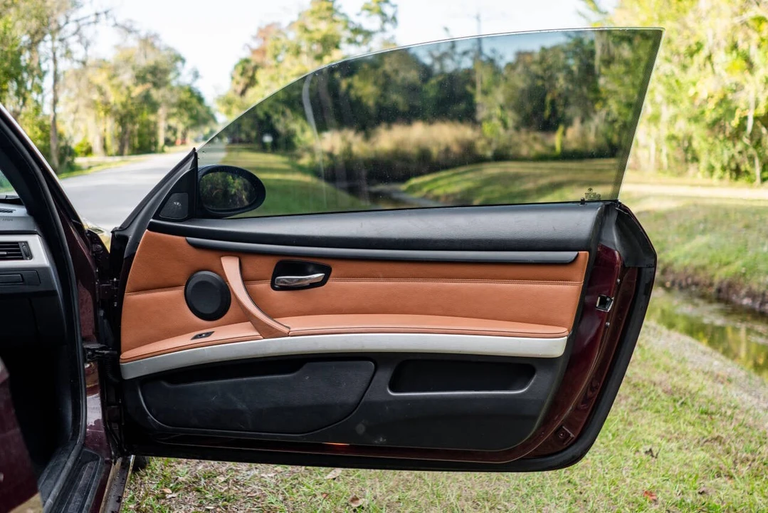 2008 BMW E93 335i Convertible - Image 11 of 21