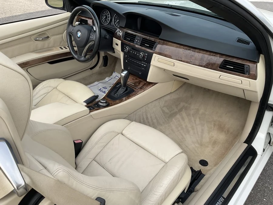 2008 BMW E93 335i Convertible - Image 9 of 12