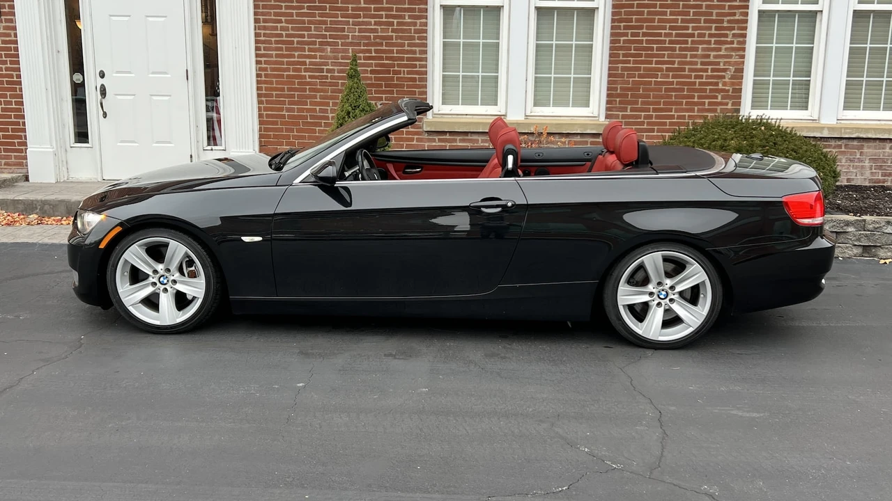 2008 BMW E93 335i Convertible - Image 2 of 11