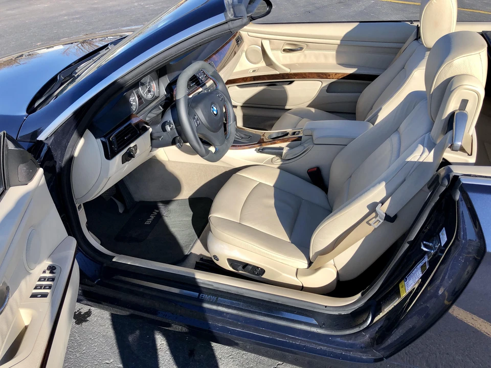 2008 BMW E93 335i Convertible - Image 25 of 31