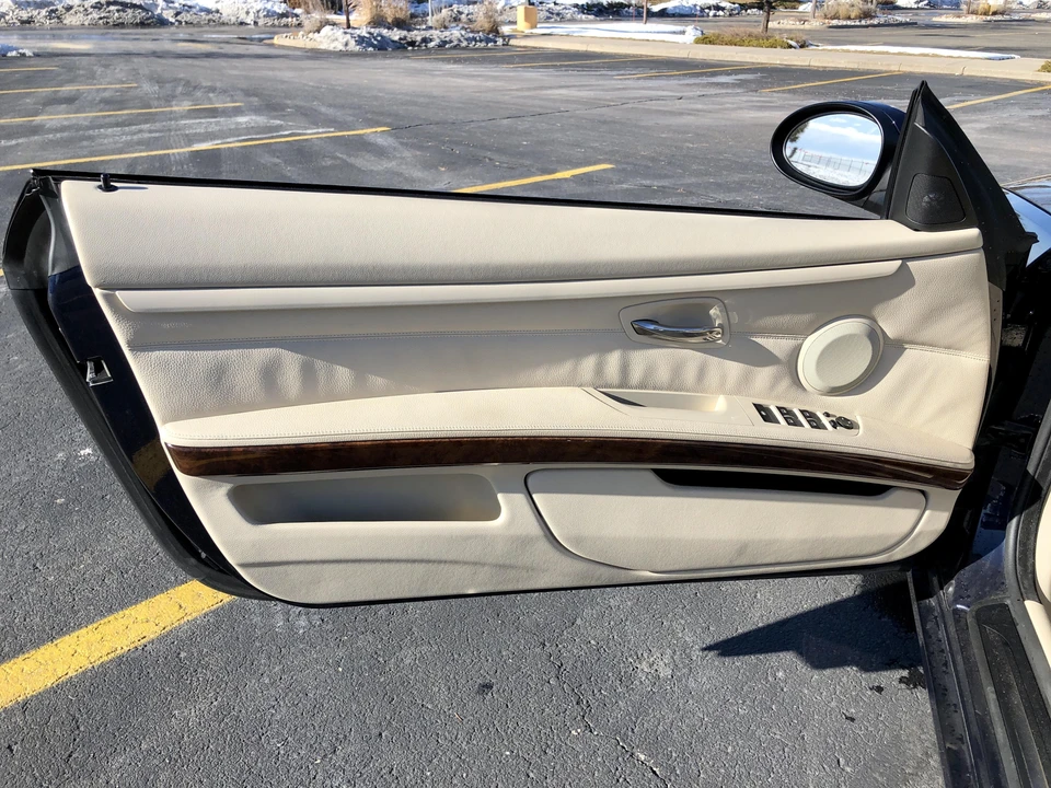 2008 BMW E93 335i Convertible - Image 29 of 31