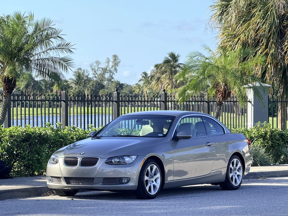 2008 BMW E93 335i Convertible - Image 11 of 31