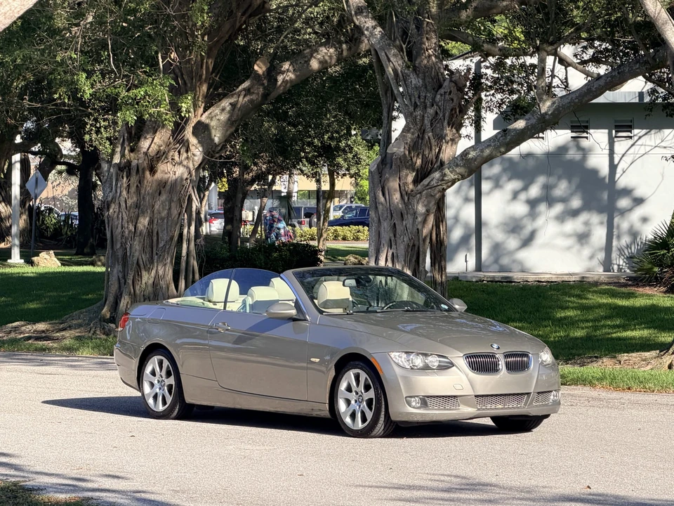 2008 BMW E93 335i Convertible - Image 2 of 31