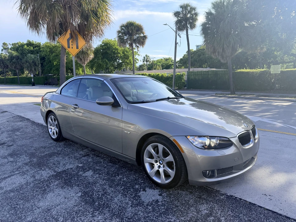 2008 BMW E93 335i Convertible - Image 9 of 31
