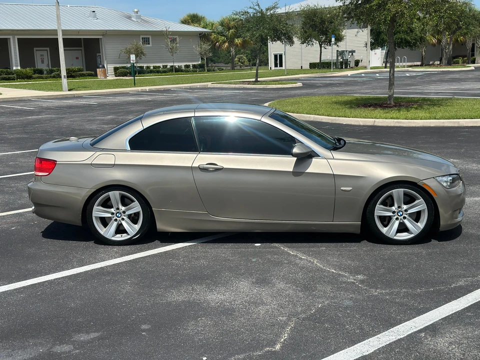 2008 BMW E93 335i Convertible - Image 17 of 31