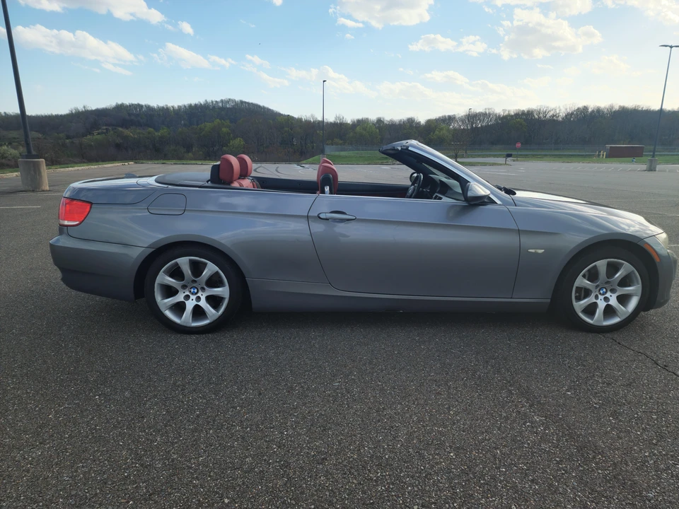2008 BMW E93 335i Convertible - Image 22 of 31