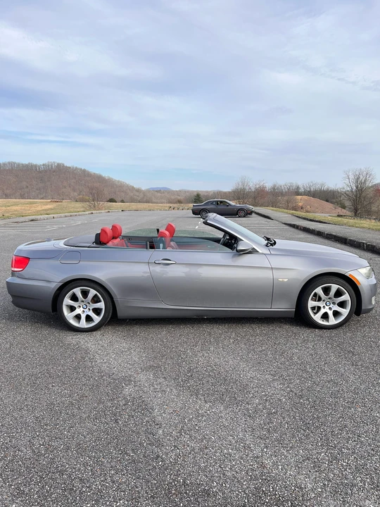 2008 BMW E93 335i Convertible - Image 23 of 31