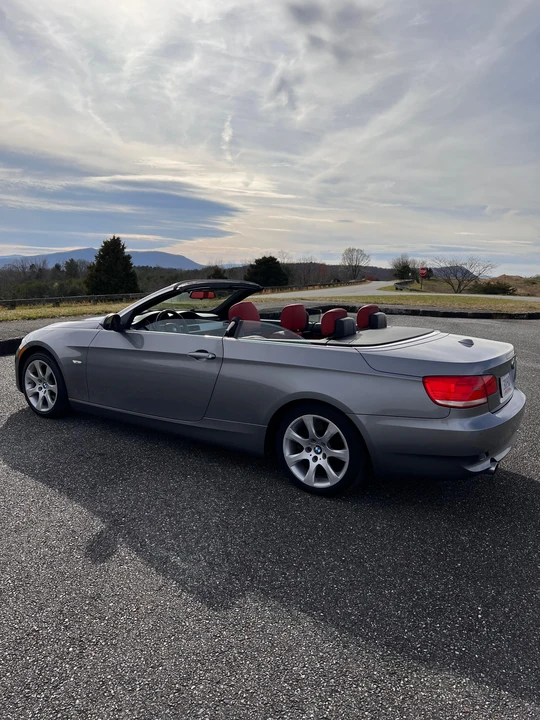 2008 BMW E93 335i Convertible - Image 14 of 31