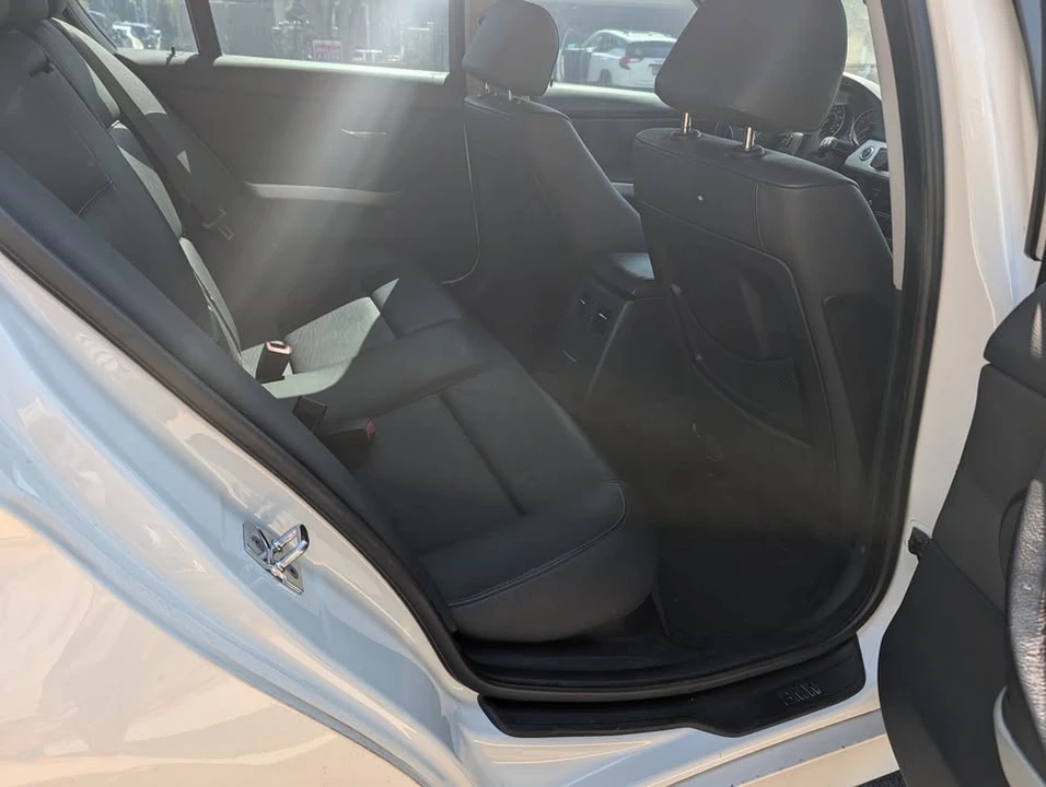 2008 BMW E90 335i Sedan - Image 9 of 16
