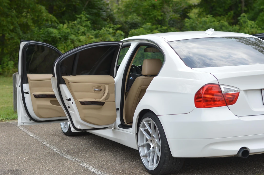 2008 BMW E90 335i Sedan - Image 17 of 31