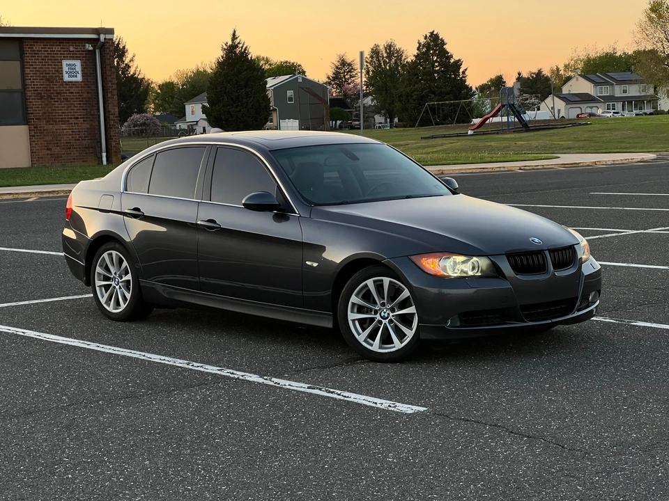 2008 BMW E90 335i Sedan - Image 11 of 31