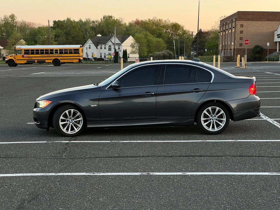 2008 BMW E90 335i Sedan - Image 9 of 31