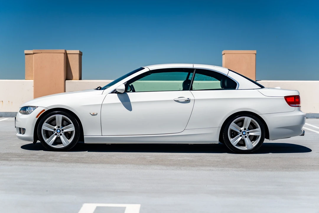 2008 BMW E93 335i Convertible - Image 11 of 31