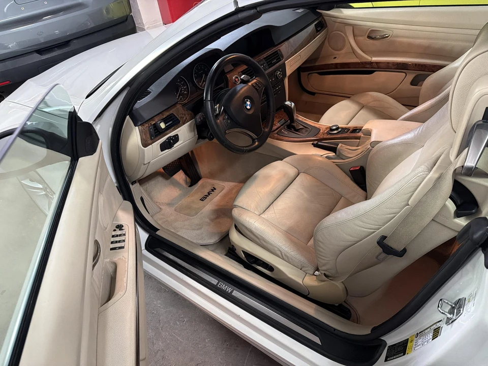 2008 BMW E93 335i Convertible - Image 10 of 31
