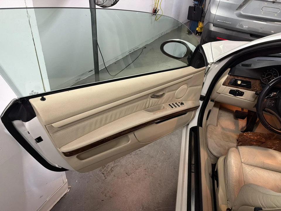 2008 BMW E93 335i Convertible - Image 12 of 31