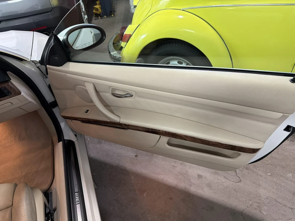2008 BMW E93 335i Convertible - Image 17 of 31