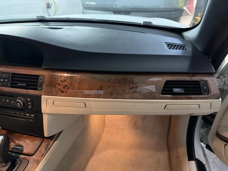 2008 BMW E93 335i Convertible - Image 24 of 31