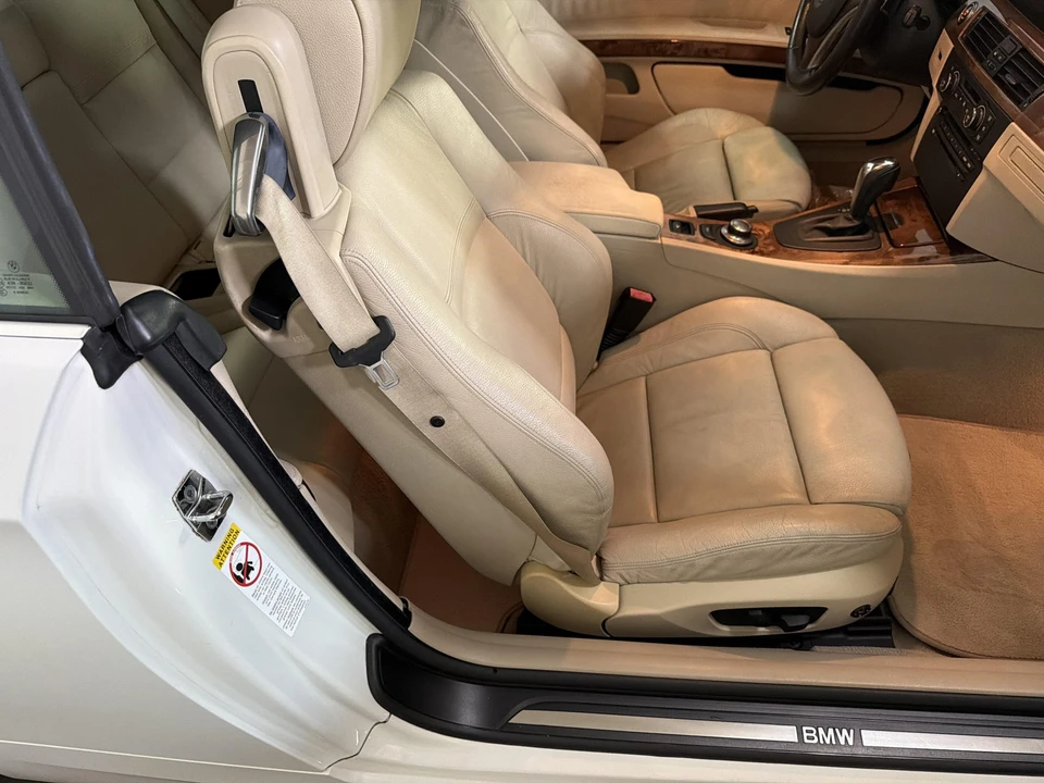 2008 BMW E93 335i Convertible - Image 16 of 31