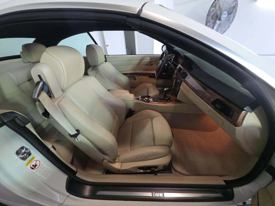 2008 BMW E93 335i Convertible - Image 15 of 31