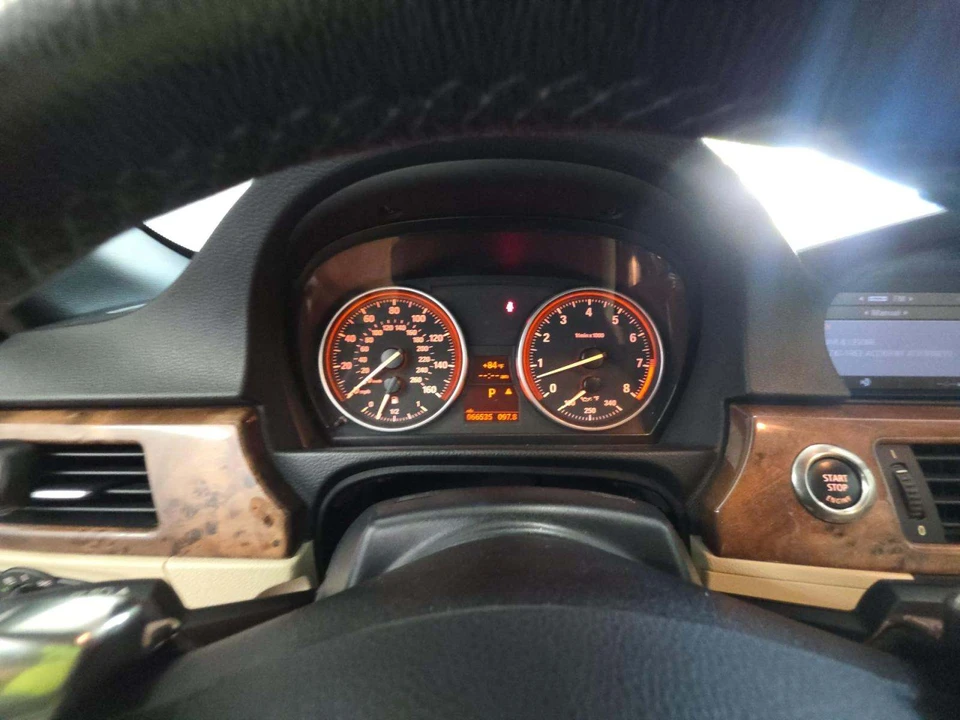2008 BMW E93 335i Convertible - Image 19 of 31