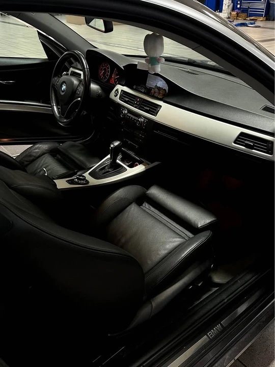 2008 BMW E90 335i Sedan - Image 13 of 20