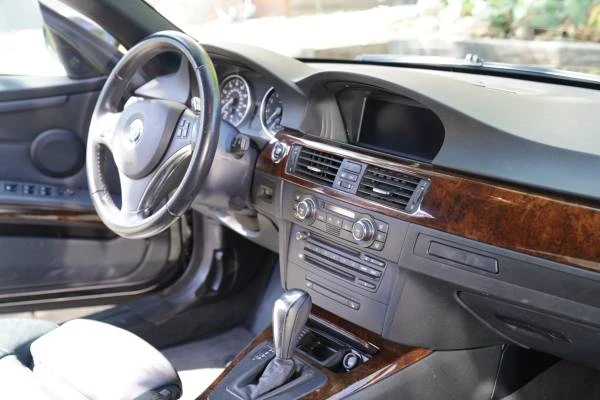 2008 BMW E93 335i Convertible - Image 12 of 17
