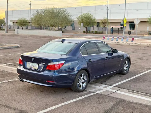 2008 BMW 5 Series 528i Sedan 4D