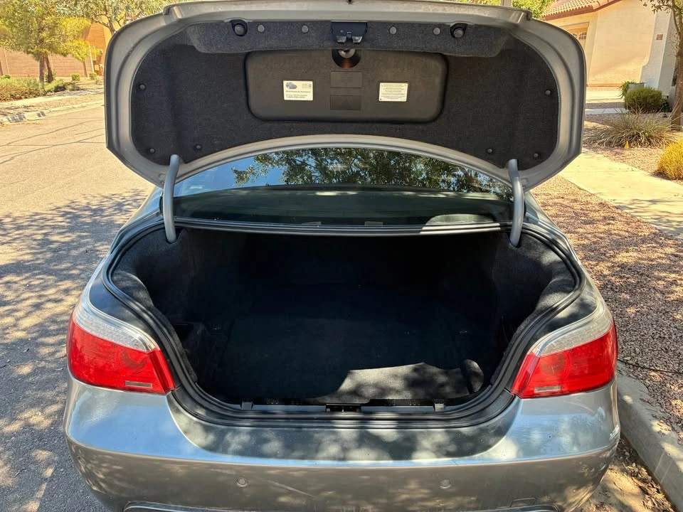 2008 BMW E60 545i & 550i Sedan - Image 4 of 9