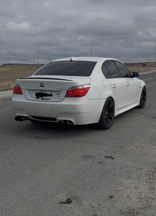 2008 BMW E60 5 Series Sedan - Image 2 of 2