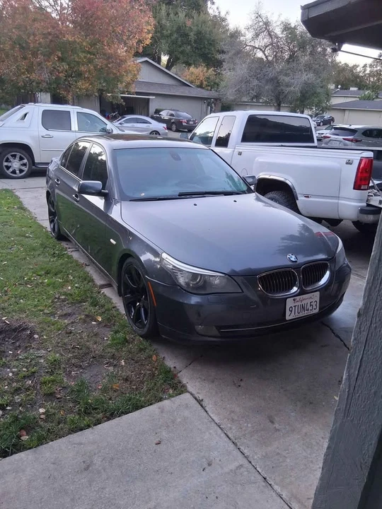 2008 BMW E60 5 Series Sedan - Image 2 of 4
