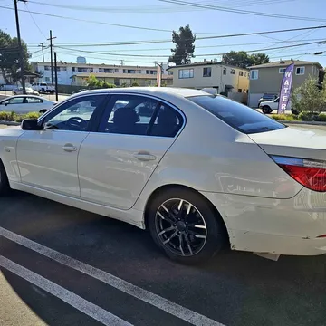 2008 BMW 5 Series 528xi Sedan